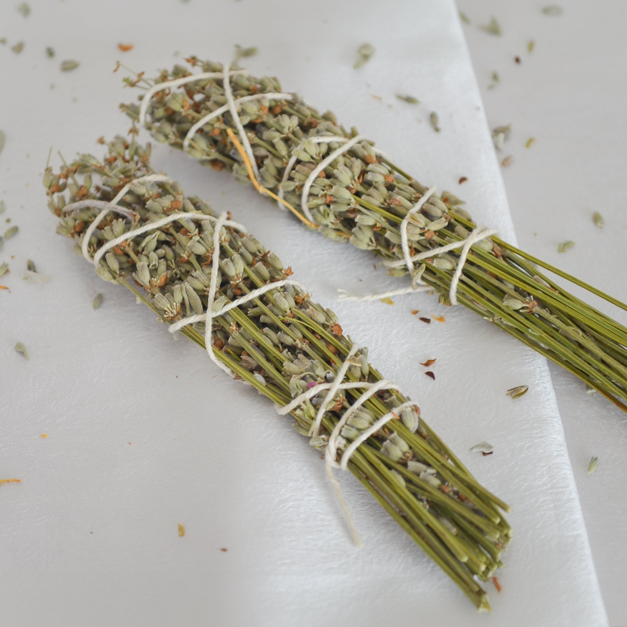 Gedroogde Lavendel Smudge Stick: Kalmerend & Slaapverwekkend | DipaDvara